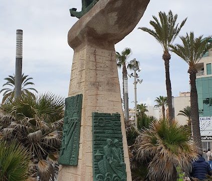 The-Hombre-del-Mar.jpg
