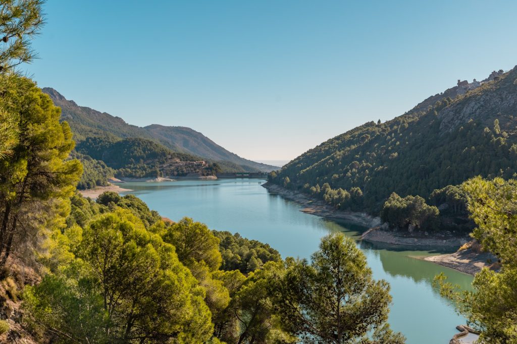 beautiful-guadalest-reservoir-in-alicante-spain.jpg